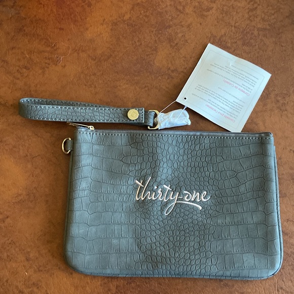 Thirty-one Rubie Mini w/ matching Wristlet in grey croc (embroidered Thirty-one) - Picture 3 of 5